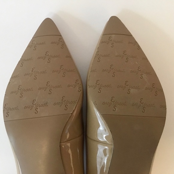 Easy Street ‘Faye’ Nude Patent Sling Back Pump - Picture 9 of 13